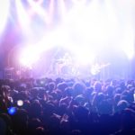 【女性が選ぶ】名前がかっこいいと思う「日本のロックバンド」ランキング！　第2位は「L’Arc-en-Ciel」、1位は？