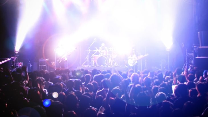 【女性が選ぶ】名前がかっこいいと思う「日本のロックバンド」ランキング！　第2位は「L’Arc-en-Ciel」、1位は？