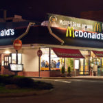 【社会】マクドナルドで勤続53年「レジェンド」と呼ばれる75歳おばあちゃん（米）＜動画あり＞