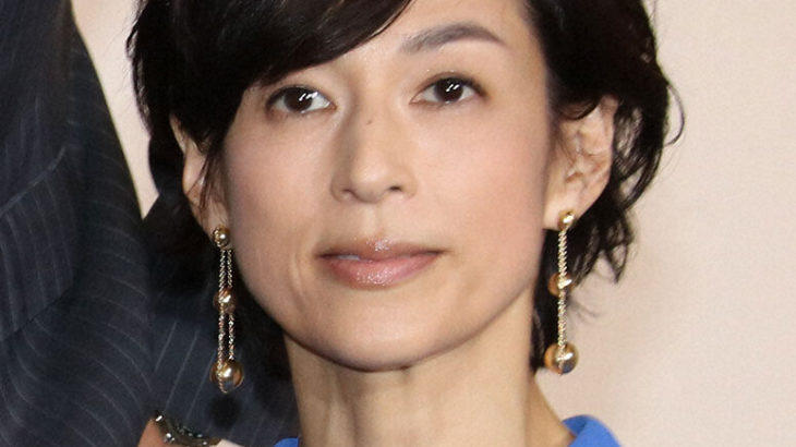 鈴木保奈美、57歳の私服姿が「かーんち？」と反響！ファッションセンスに注目集まる！