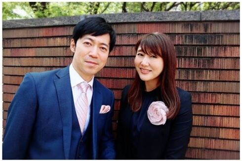 【芸能】東貴博、第2子出産の妻・安めぐみの退院報告 密着3ショット公開で「愛が溢れている」「ほっこりした」の声