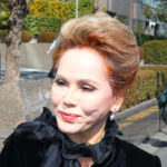 デヴィ夫人が最新号の週刊文春に憤り、「社会から抹殺しようとする風潮は極めて危険」と警鐘