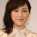 【芸能】広末涼子、美バスト上部もチラ見え露出”妖艶キャミソール”透明肌デコルテショット公開