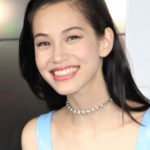 水原希子の最新ファッション！電車内で過激なタンクトップ姿に注目の声