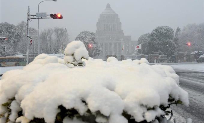 【社会】「積雪で電車止まる前に帰りたい」従業員の訴え、会社は受け入れないとダメ？