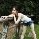 井桁弘恵が披露したミニスカ×ニーハイスタイルにファン大興奮！