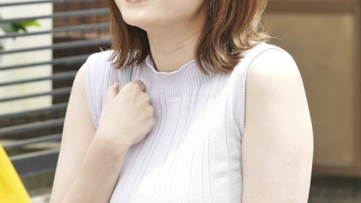 『ヤンマガ』初グラビアで輝く篠崎愛の美しさ、秘蔵カット公開