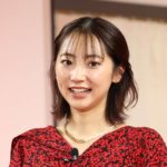 【芸能】武田玲奈、太ももあらわな“変形美脚”コーデ「最強美脚」「永遠のパーフェクトスタイル！素晴らしい!!」