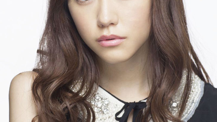 桐谷美玲、しわしわシャツをオシャレに着こなすテクに称賛の声「言われなきゃ気付かない」