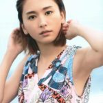 新垣結衣のクールな表情とパッツン前髪が魅力的！「GINZA」でのメンズ服コーディネートが話題に