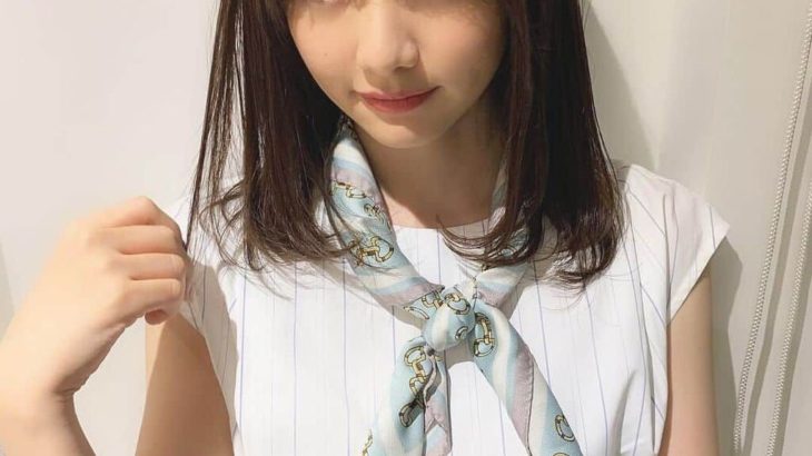 森香澄、初写真集の白ビキニ×体育座りショットでファンを魅了！