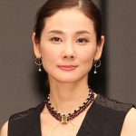 吉田羊、突然の結婚報告にファン驚愕！「旦那様とパチリ」