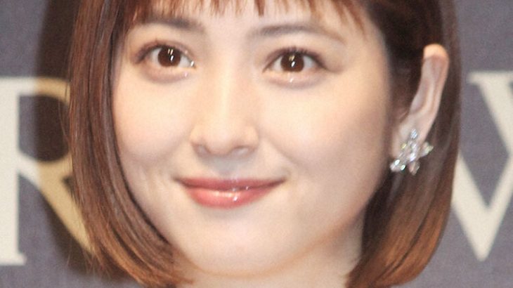 佐々木希、夏先取りの美しすぎる浴衣姿を披露！金魚にうっとりの姿が話題