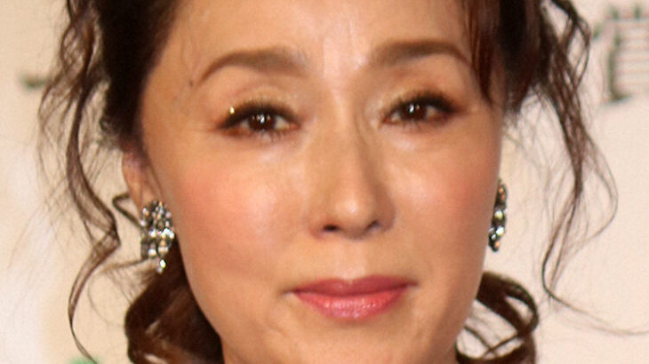 浅野ゆう子、63歳の素肌美に驚きの声！ハワイ旅で披露したすっぴん姿が話題