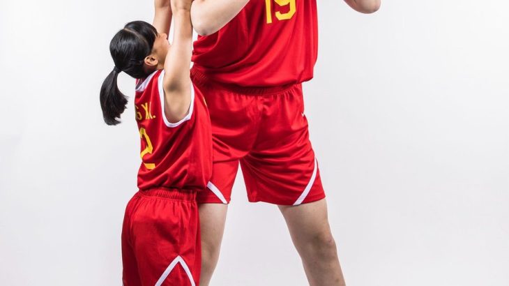 【バスケ】「デカすぎんだろ」身長220cmの17歳・中国バスケ女子に日本人唖然「異次元」「脅威すぎないか…」動画あり