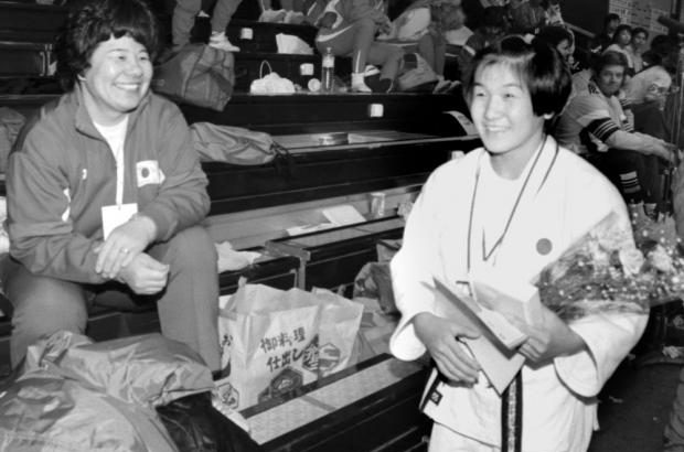 【芸能】４８歳「ヤワラちゃん」すっかり美人ママに！黒髪サラリ「久しぶりで誰だか分からなかった」と二度見