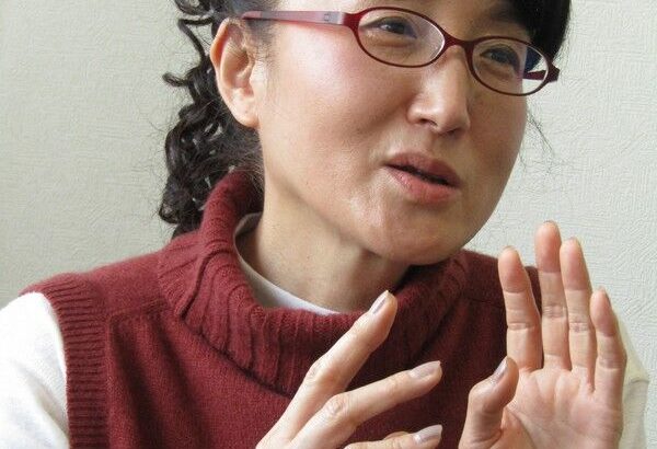 「芥川賞作家・柳美里が「お金が無い」と告白、葬儀の香典に困惑」