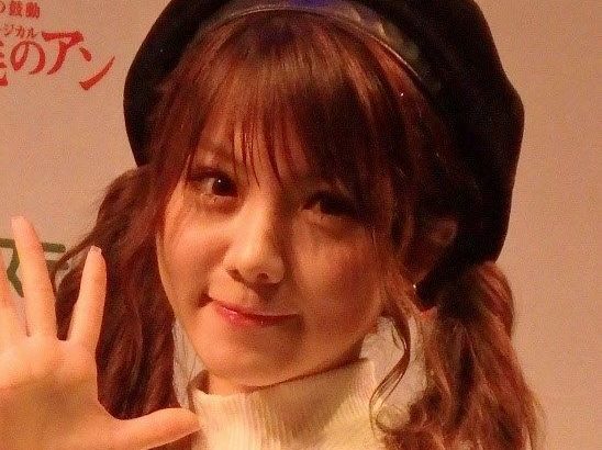 【芸能】元モー娘。田中れいな、ミニ丈＆オフショルで素肌輝く「お洒落」「スタイル良い」と反響