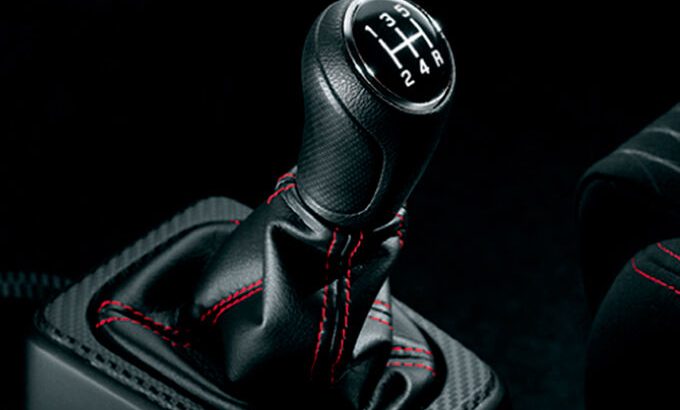 【自動車】MTは乗りたし操作は怖し！　なんのかんの苦手意識が強い人もたくさんいるMT車を克服する方法