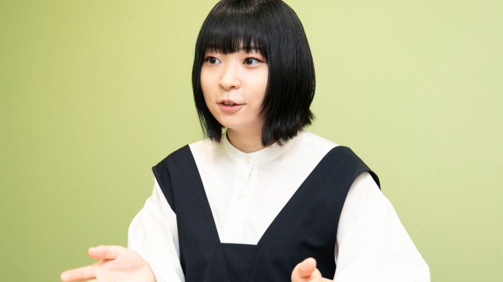 アンゴラ村長とのそっくり2ショットにファン騒然！驚きの似てる度は？【写真多数】