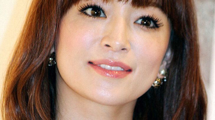 浜崎あゆみが激痛を明かす「呼吸するだけで痛い」とは？