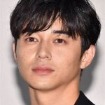 東出昌大が再婚を発表！幸せいっぱいの家族が増える予感