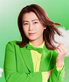 氷川きよしの私服ショットが話題に！美脚と圧巻のスタイルに注目