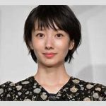 波瑠、東京出身銀座の思い出：母との映画から特別な買い物スポット