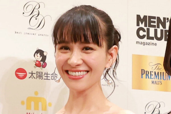 【芸能】「えぐい」Perfumeあ〜ちゃん “美デコルテ”見えの激変姿にファン衝撃「彫刻のよう」