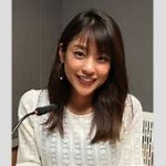 スタイル抜群！岡副麻希の水着姿と家族の楽しいひととき。彼女のスタイルの良さは相変わらず