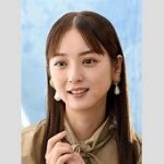 佐々木希の豪華クリスマスディナーとサンタコス姿が話題に！綺麗なママサンタ初めてみた