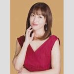 かとうれいこ、26年ぶりのグラビア復帰！美ボディに驚きの声。 胸元チラ見せ