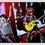 B’zの紅白サプライズ登場！列島を興奮させた3曲熱唱、橋本環奈も大興奮