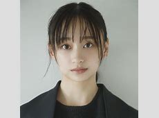 影山優佳、美脚とデコルテ披露！ヤンジャン表紙の真実。色気と品格を兼ね備えた姿に、圧巻の存在感！