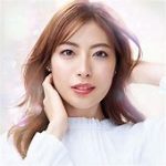 スタイル抜群！33歳朝ドラヒロインのウェディングドレスと結婚観に迫る