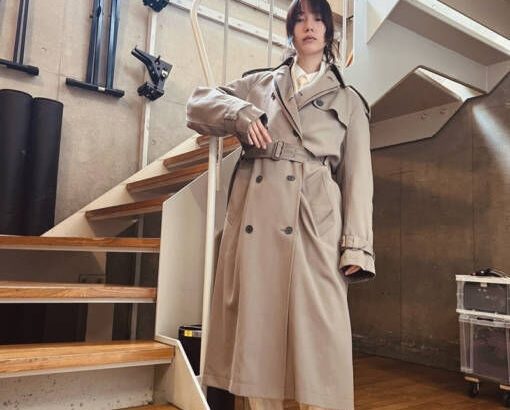 【芸能】のん、ネクタイ×トレンチコートの私服SHOTにファンうっとり「港町デート楽しめそう」「かわダンディ」