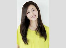 38周年を祝う酒井法子、ファンの前での大胆なファッションに迫る