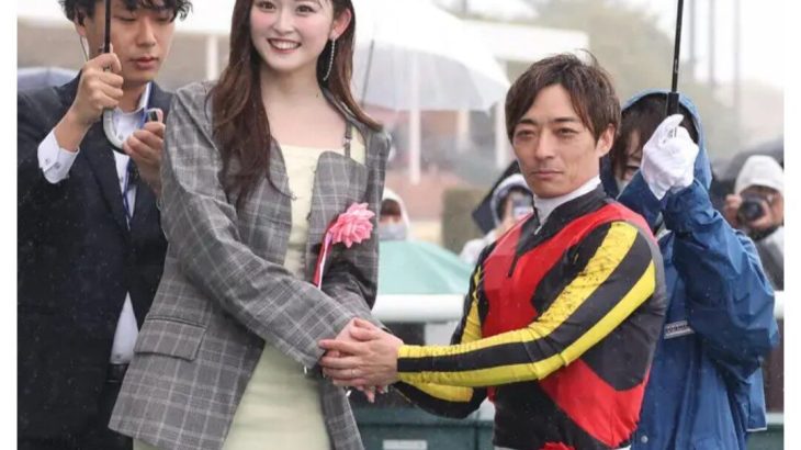 【競馬】ゆうちゃみ、金鯱賞(G2)の表彰式に登場！　身長176cm・ゆうちゃみを勝利した川田将雅騎手が体をのけぞらせて見上げる場面も