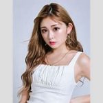 公開処刑！？175cmのゆうちゃみと159cmの川田将雅騎手、ヒ－ル履いたまま撮影に物議