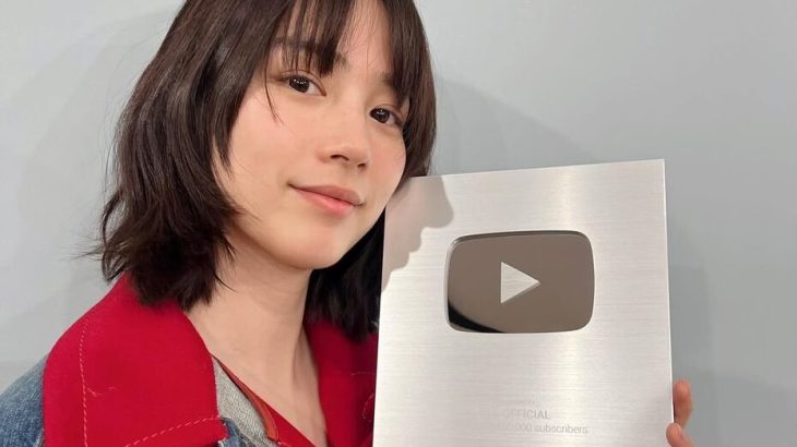 【芸能】のん「銀の盾を貰ったよ」Youtube登録者数10万人突破「おめでとう」「次はゴールド」