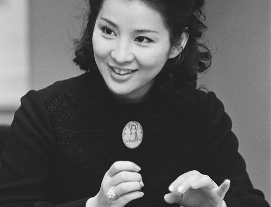 【芸能】15歳上プロデューサーと…「強引に頼んで結婚しました」吉永小百合（当時28）電撃婚の背景にあった“深い悩み”