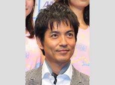 沢村一樹が「大のプロ野球ファンの嫁と」メジャー開幕観戦  ラブラブ生活