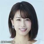 加藤綾子の魅力全開！白ニットとピンクパンツで見せる新たなスタイル