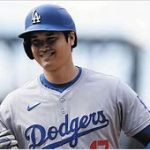 動画拡散で波紋  　上半身裸の大谷翔平と女性リポーターの衝撃の遭遇動画とは？