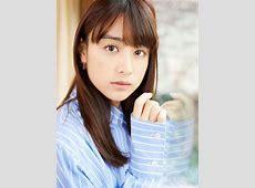 【芸能】山本美月　メガネ姿のドアップ自撮り　人気キャラクターのコラボカフェ満喫する姿に「可愛すぎ」の声