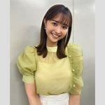 渡邊渚の新しいメガネと私服！「ミニ＆黒ストッキング激スレンダー」可愛さ爆発