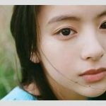 出口夏希が魅せる涼しげな夏の装い！『andGIRL』2025年夏号の表紙に登場