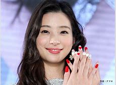 足立梨花が久々に入浴ショットを公開！その魅力とは？「太ももに目が行きます」