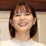 芳根京子、共演俳優らとナイトプールでの素顔を公開！水着姿の魅力とは？
