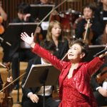 【芸能】中国ハルビンで「百万本のバラ」　加藤登紀子さん、故郷に歌声